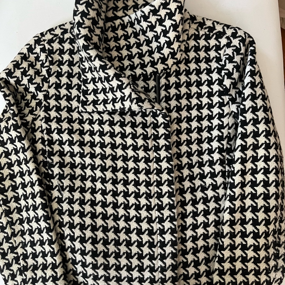 SALE🎁Talbots black and off white wool jacket/blazer in size 12. Very chic. - Picture 3 of 14